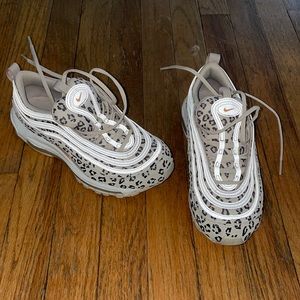 Gently used Nike Air Max 97 - leopard Size 6